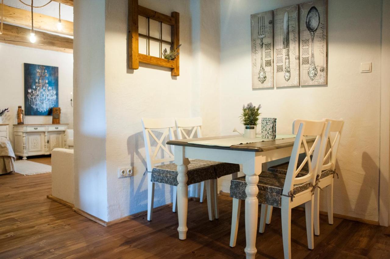 Pajta Apartman Es Vendeghaz Tata Exterior photo